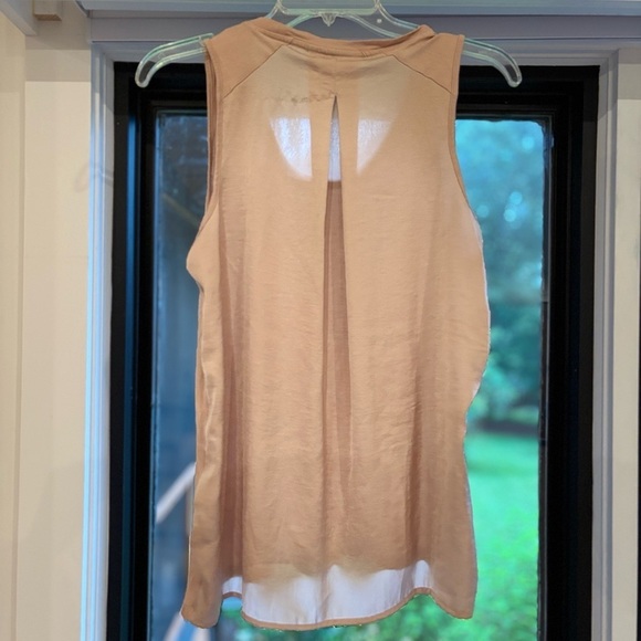 Banana Republic Nude Sleeveless Blouse Shell Sz S - Picture 3 of 4